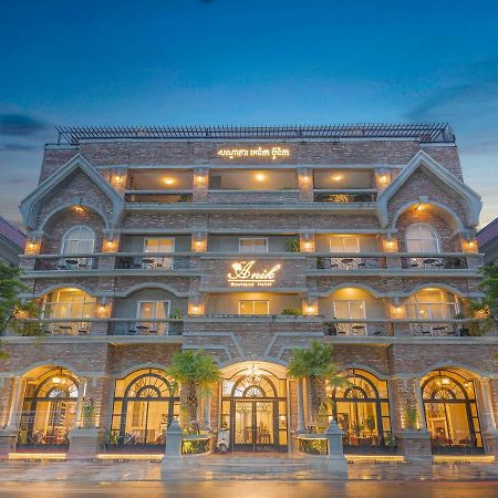 Anik Boutique Hotel Phnom Penh Exterior photo
