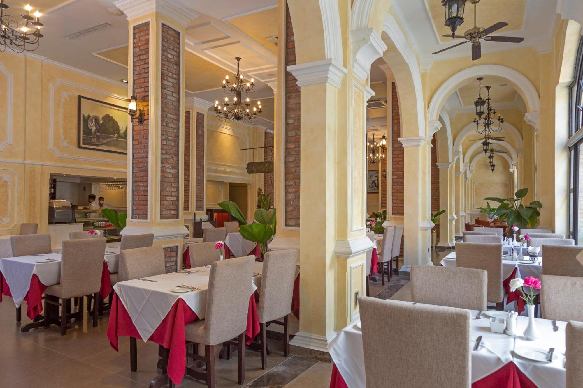 Anik Boutique Hotel Phnom Penh Exterior photo