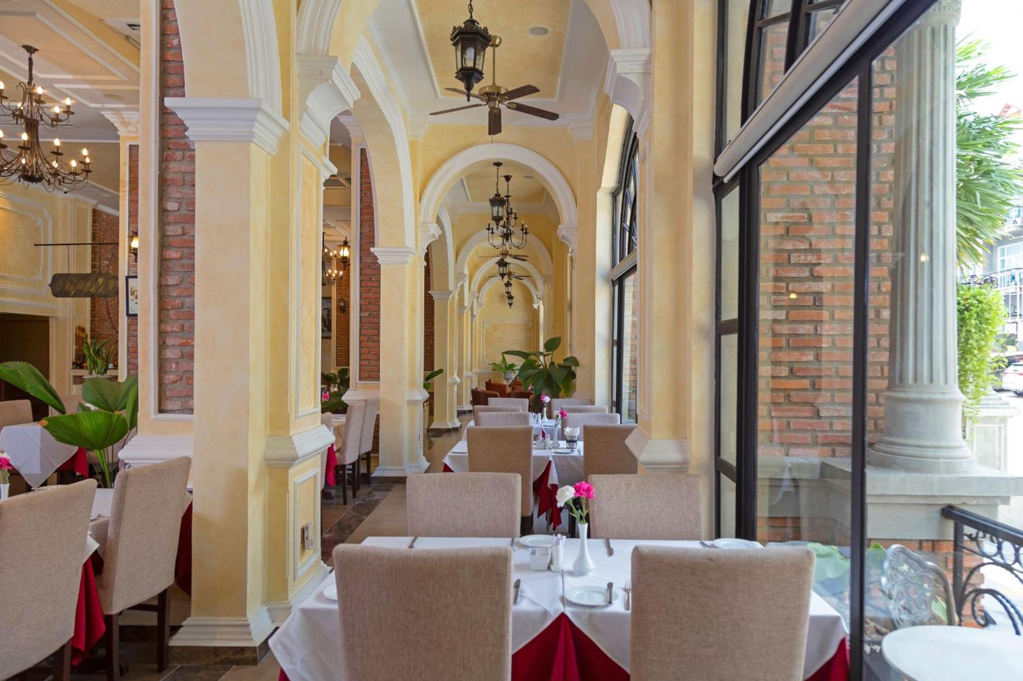Anik Boutique Hotel Phnom Penh Exterior photo