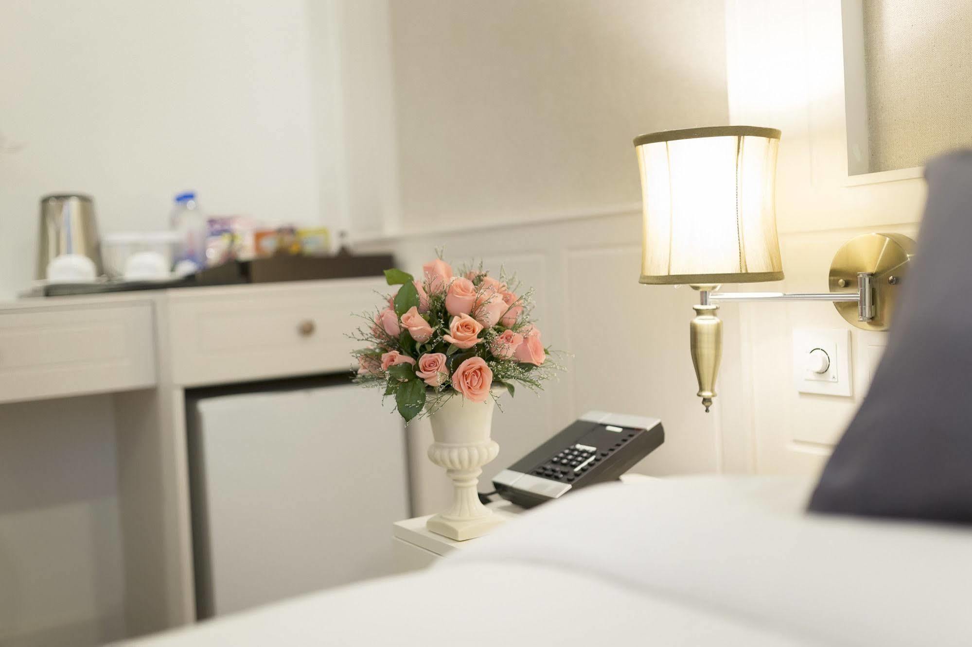 Anik Boutique Hotel Phnom Penh Exterior photo