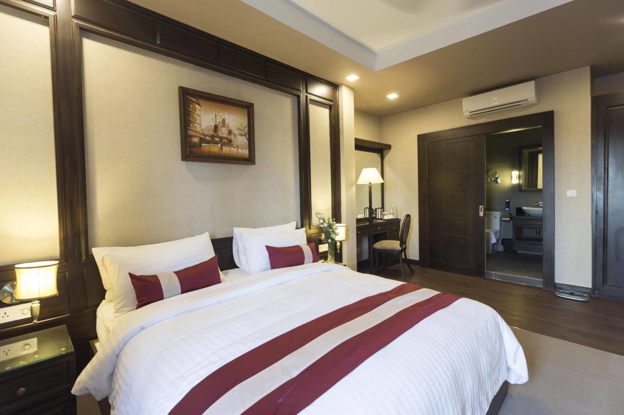 Anik Boutique Hotel Phnom Penh Exterior photo